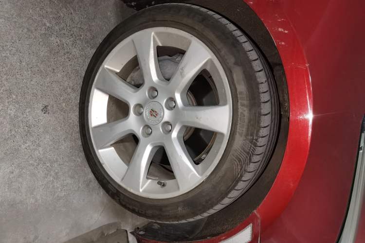 Used Cadillac ATS 2014 28T Elite Edition Right Front Wheel Hub