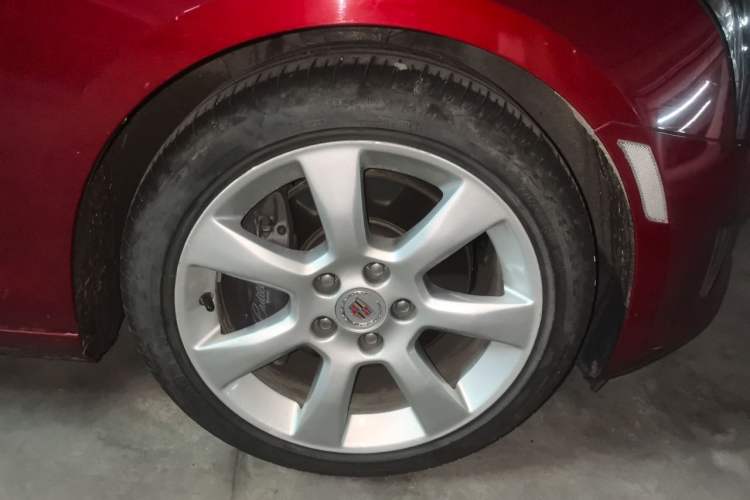 Used Cadillac ATS 2014 28T Comfort Version Right Front Wheel Hub