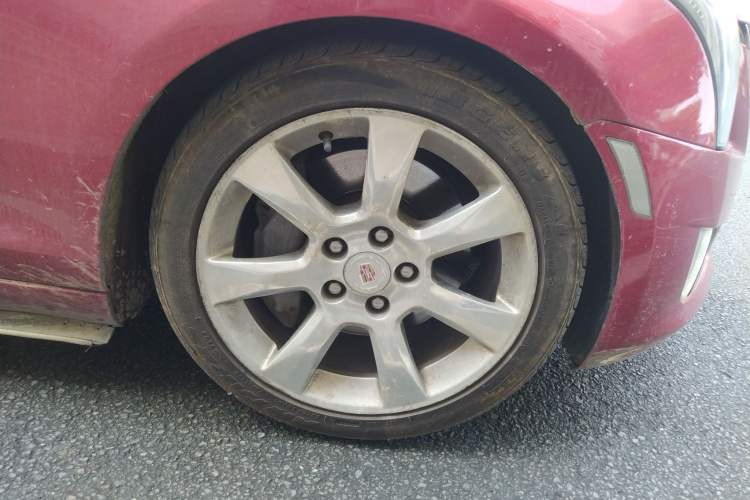 Used Cadillac ATS 2014 28T Luxury Model Right Front Wheel Hub