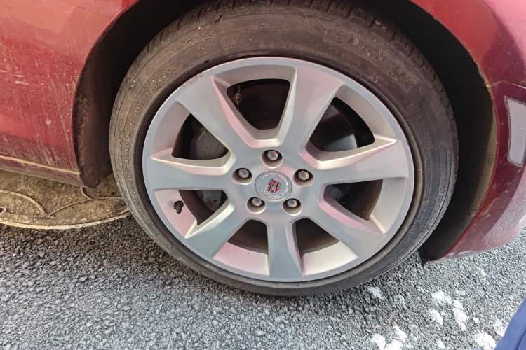 Used Cadillac ATS 2014 28T Comfort Version Right Front Wheel Hub