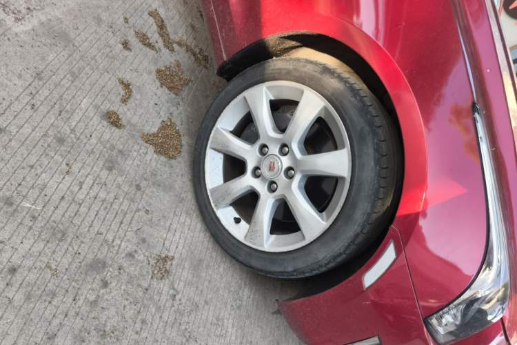 Used Cadillac ATS 2014 28T Comfort Version Right Front Wheel Hub