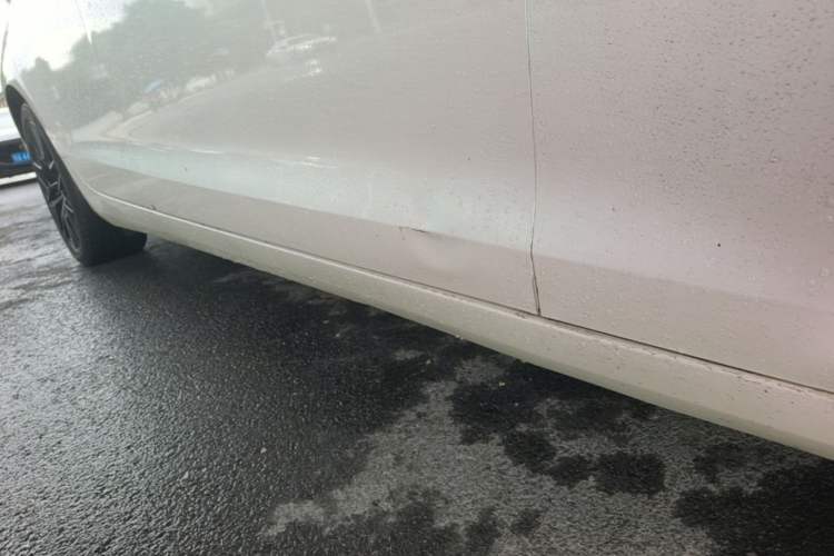 Used Cadillac ATS 2014 28T Comfort Version Right Side Sill