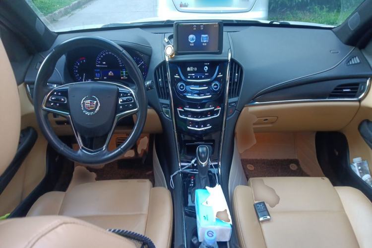 Used Cadillac ATS 2014 28T Comfort Version Center Console