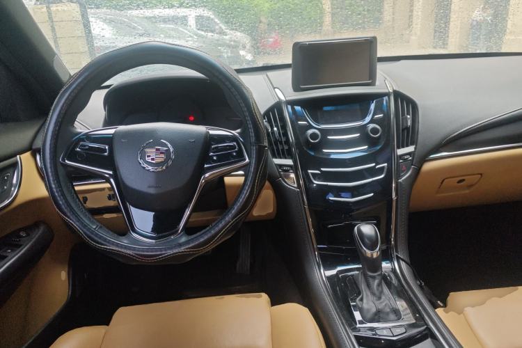 Used Cadillac ATS 2014 28T Comfort Version Center Console