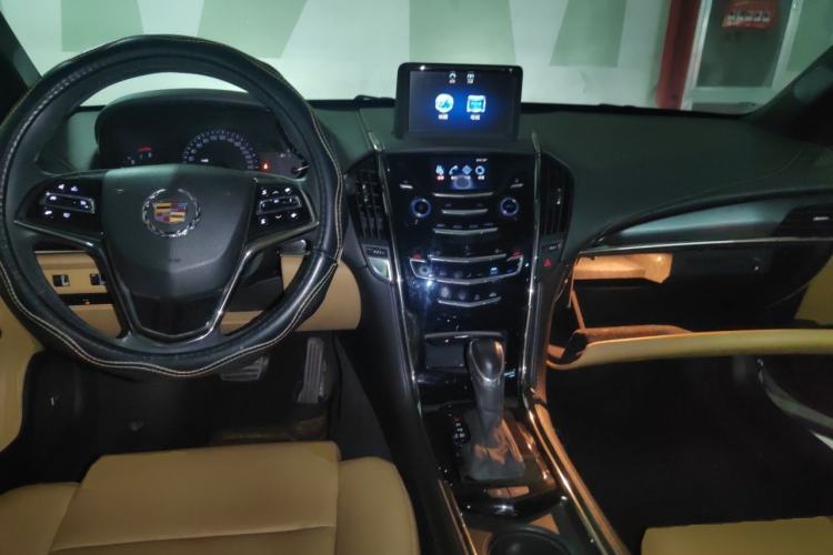 Used Cadillac ATS 2014 28T Comfort Version Center Console
