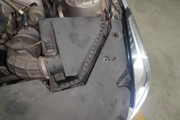 Used Cadillac ATS 2014 28T Comfort Version Engine Bay Left