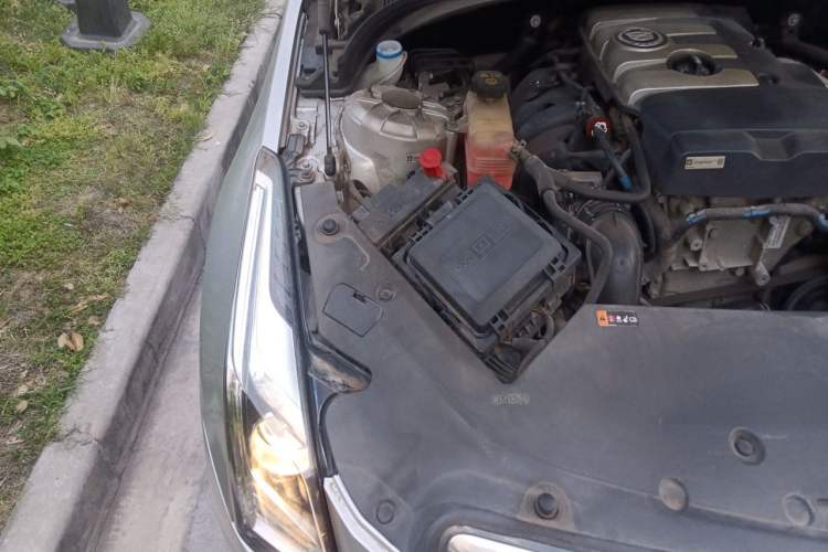 Used Cadillac ATS 2014 28T Comfort Version Engine Bay Right