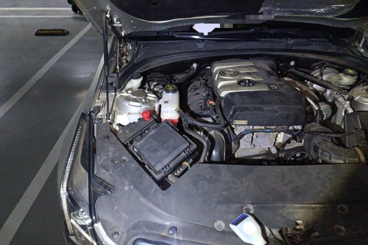 Used Cadillac ATS 2014 28T Luxury Model Engine Bay Right