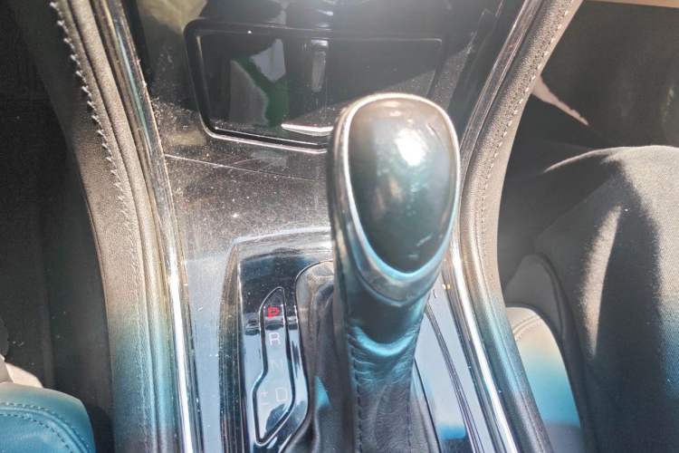Used Cadillac ATS 2014 28T Elite Edition Gear Lever