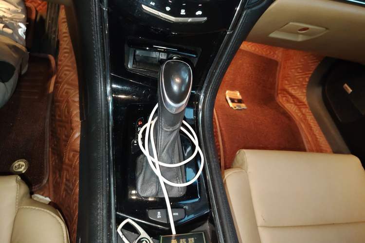 Used Cadillac ATS 2014 28T Comfort Version Gear Lever