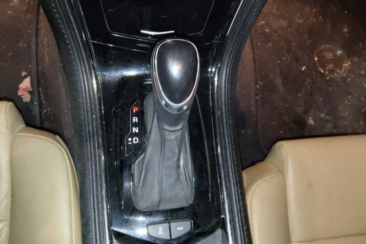 Used Cadillac ATS 2014 28T Comfort Version Gear Lever