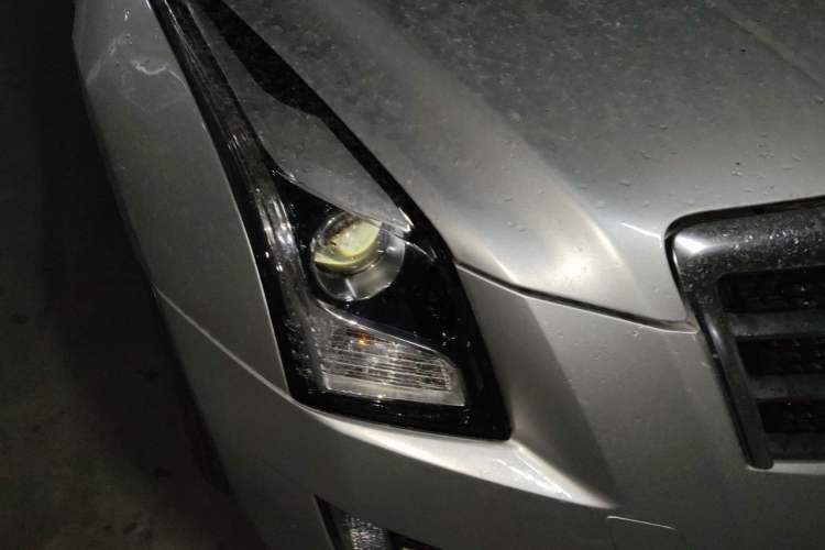 Used Cadillac ATS 2014 28T Comfort Version Right Front Headlight
