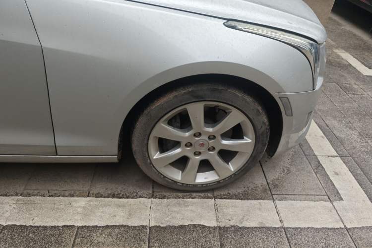 Used Cadillac ATS 2014 28T Comfort Version Right Front Wheel Hub