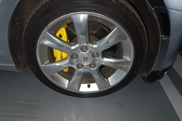 Used Cadillac ATS 2014 28T Luxury Model Right Front Wheel Hub