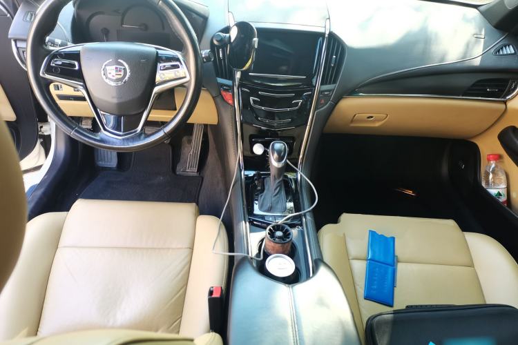 Used Cadillac ATS 2014 28T Comfort Version Center Console
