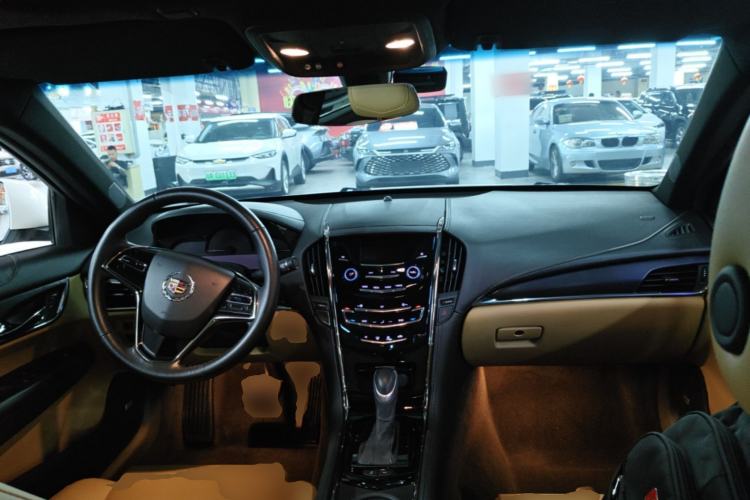 Used Cadillac ATS 2014 28T Comfort Version Center Console
