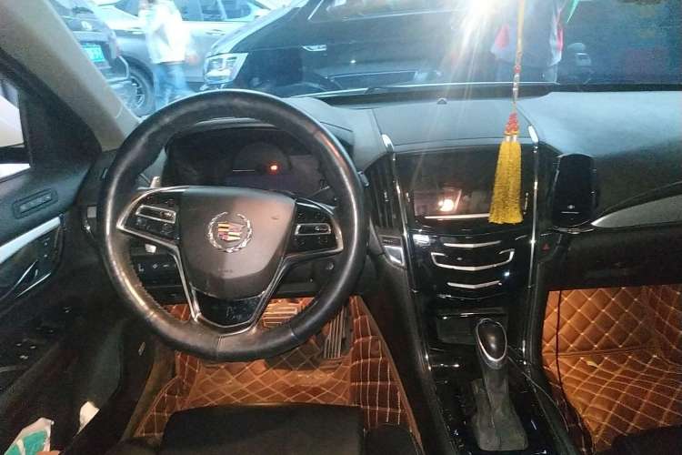 Used Cadillac ATS 2014 28T Leading Model Center Console