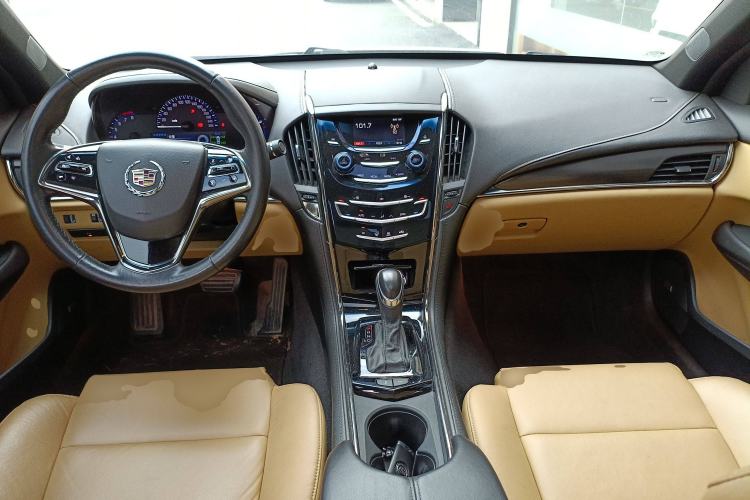 Used Cadillac ATS 2014 28T Comfort Version Center Console