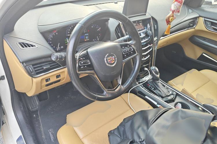 Used Cadillac ATS 2014 28T Comfort Version Center Console
