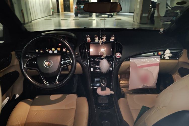 Used Cadillac ATS 2014 28T Comfort Version Center Console