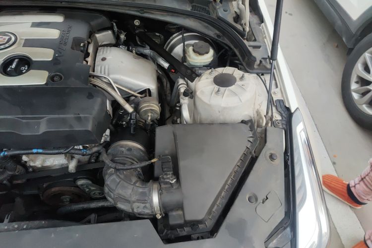 Used Cadillac ATS 2014 28T Comfort Version Engine Bay Left