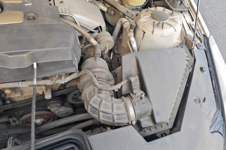 Used Cadillac ATS 2014 28T Comfort Version Engine Bay Left