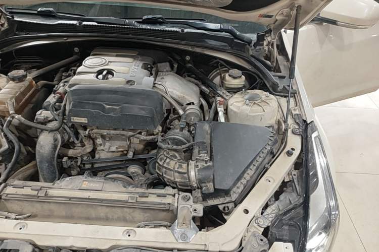 Used Cadillac ATS 2014 28T Elite Edition Engine Bay Left