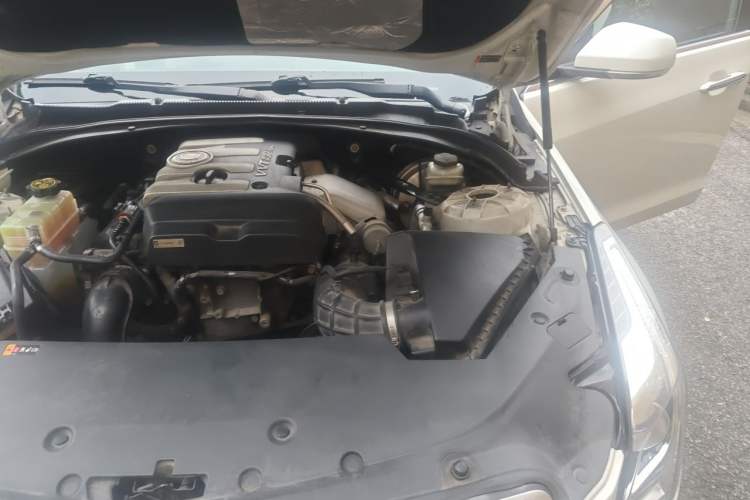 Used Cadillac ATS 2014 28T Elite Edition Engine Bay Left
