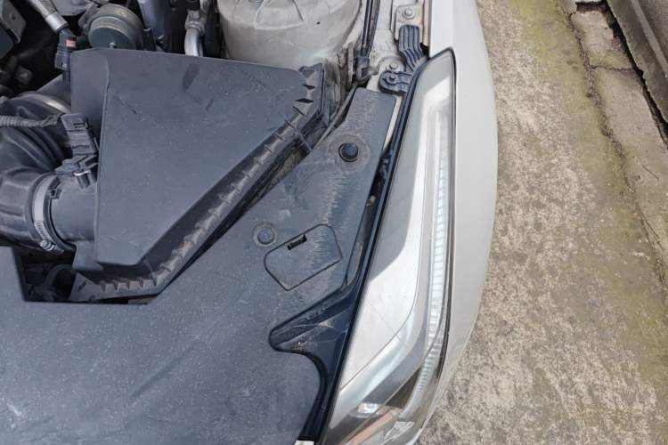 Used Cadillac ATS 2014 28T Comfort Version Engine Bay Left