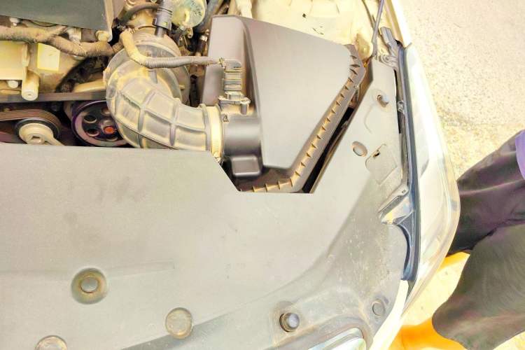Used Cadillac ATS 2014 28T Comfort Version Engine Bay Left