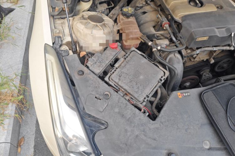 Used Cadillac ATS 2014 28T Comfort Version Engine Bay Right