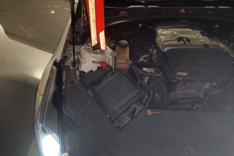 Used Cadillac ATS 2014 28T Comfort Version Engine Bay Right