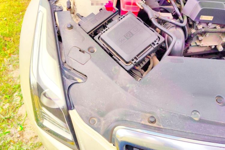 Used Cadillac ATS 2014 28T Comfort Version Engine Bay Right