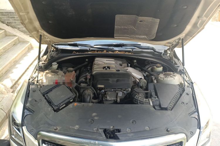 Used Cadillac ATS 2014 28T Luxury Model Engine Bay