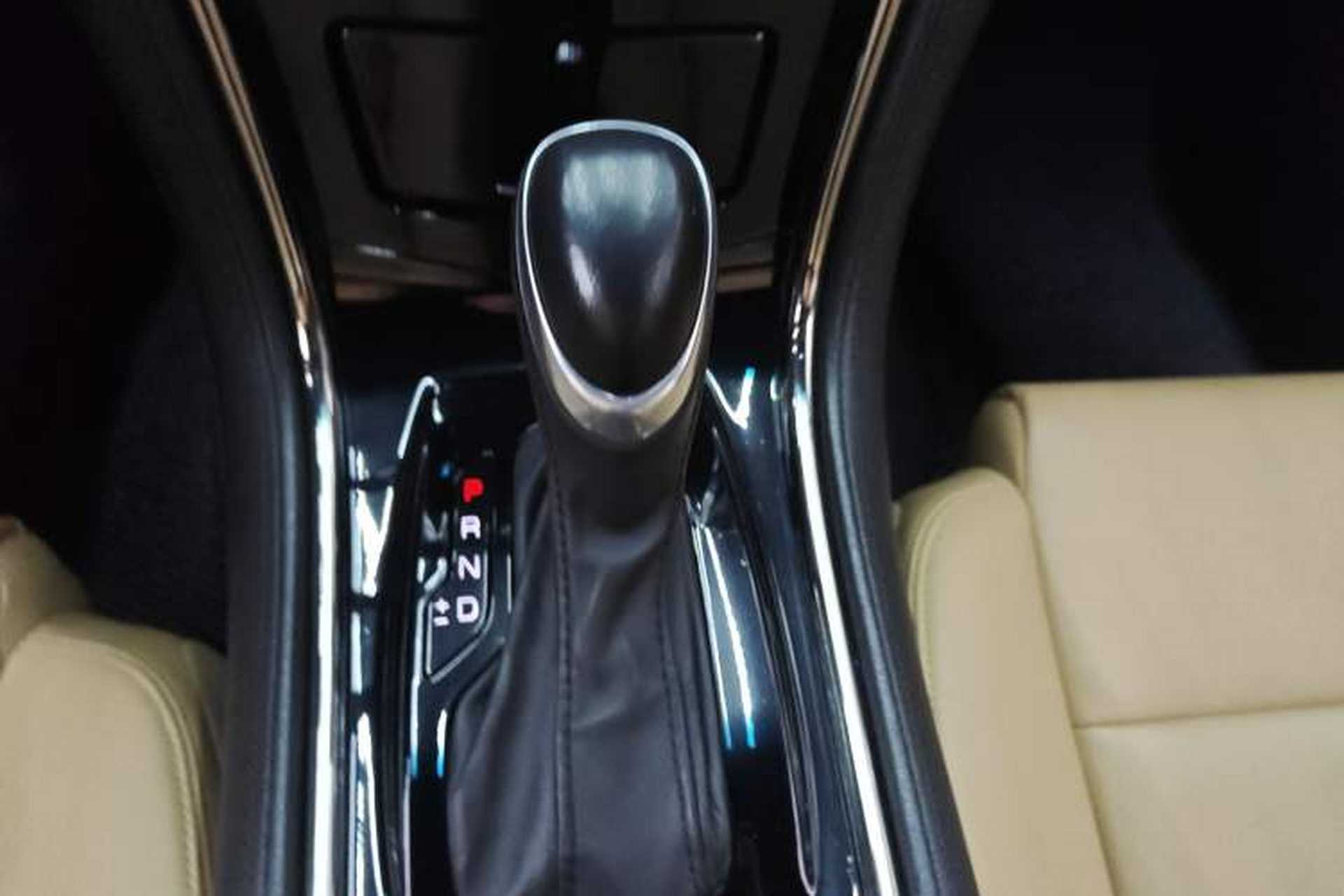 Used Cadillac ATS 2014 28T Elite Edition Gear Lever