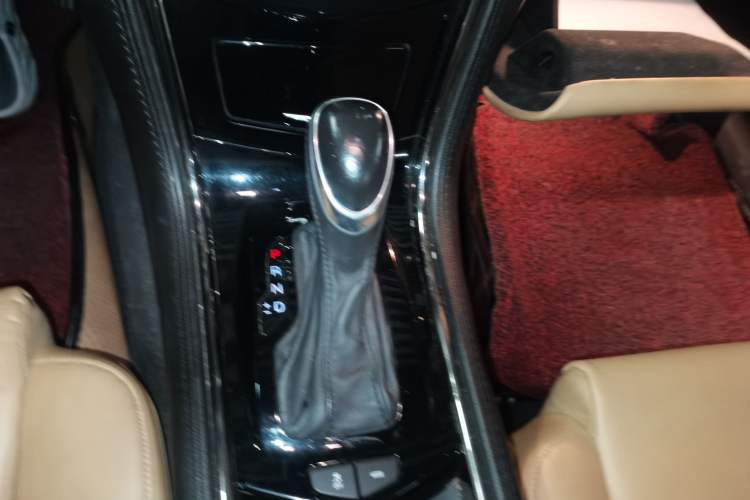Used Cadillac ATS 2014 28T Comfort Version Gear Lever