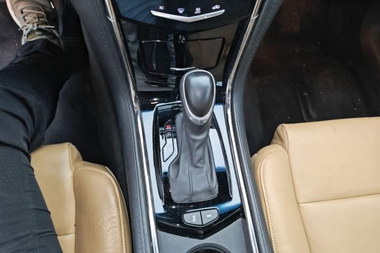 Used Cadillac ATS 2014 28T Comfort Version Gear Lever