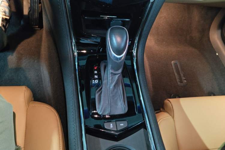 Used Cadillac ATS 2014 28T Comfort Version Gear Lever