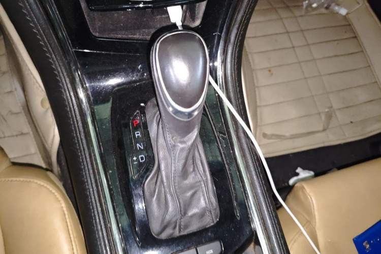 Used Cadillac ATS 2014 28T Comfort Version Gear Lever
