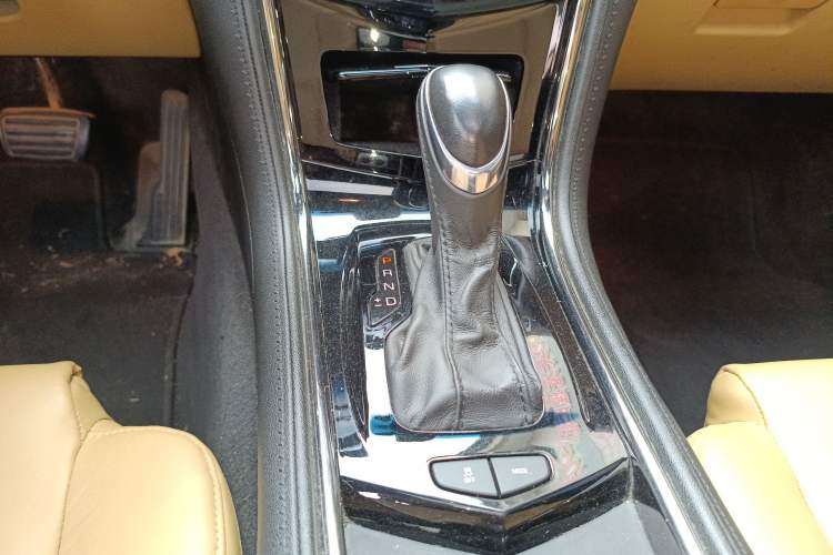 Used Cadillac ATS 2014 28T Comfort Version Gear Lever