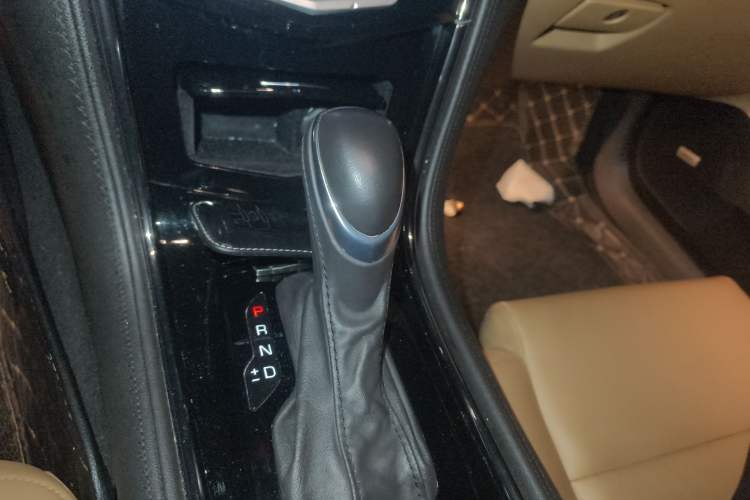 Used Cadillac ATS 2014 28T Comfort Version Gear Lever
