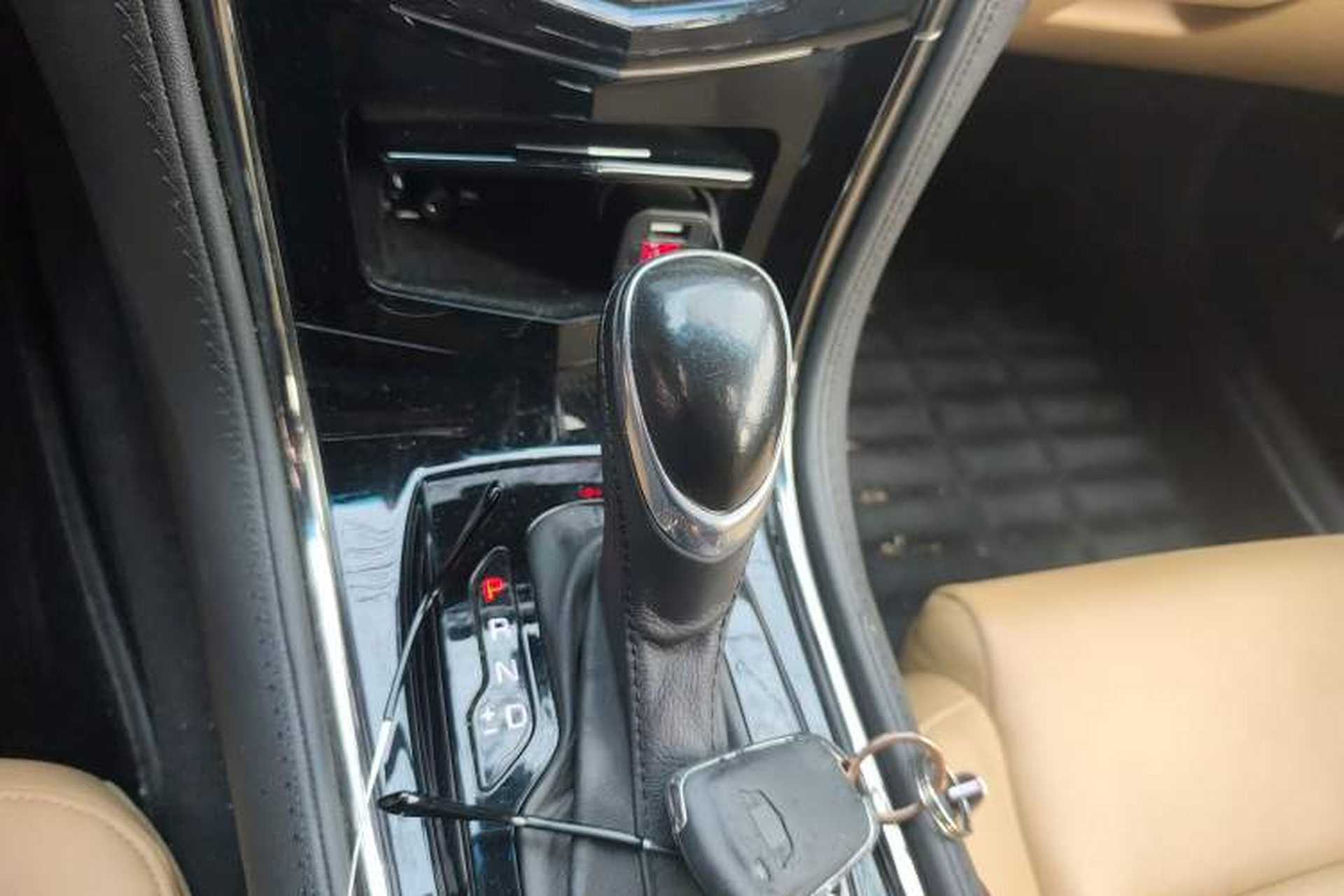Used Cadillac ATS 2014 28T Elite Edition Gear Lever