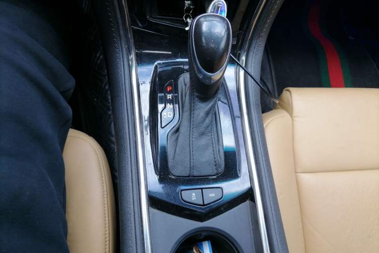 Used Cadillac ATS 2014 28T Comfort Version Gear Lever