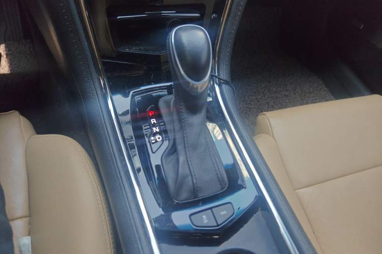 Used Cadillac ATS 2014 28T Comfort Version Gear Lever