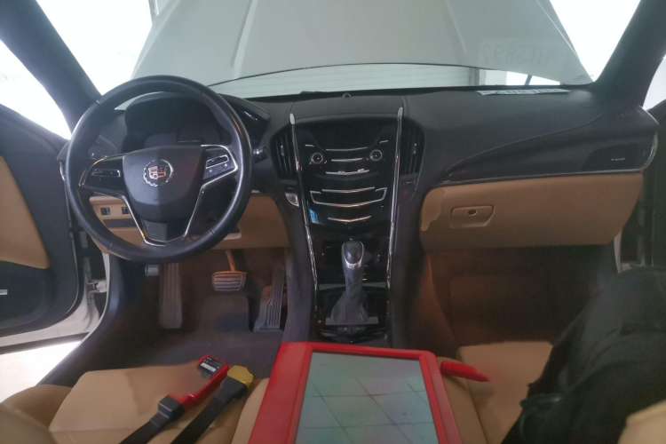 Used Cadillac ATS 2014 28T Comfort Version Interior 2