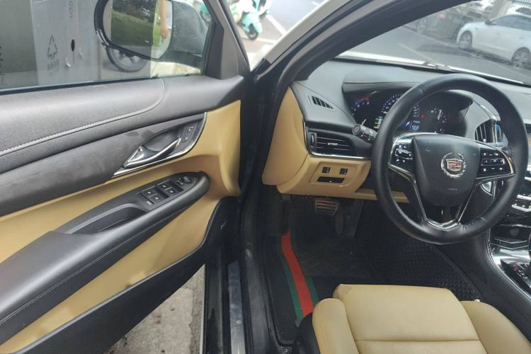 Used Cadillac ATS 2014 28T Comfort Version Interior 3