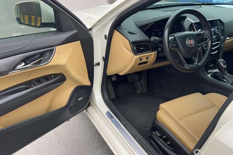 Used Cadillac ATS 2014 28T Comfort Version Interior 3