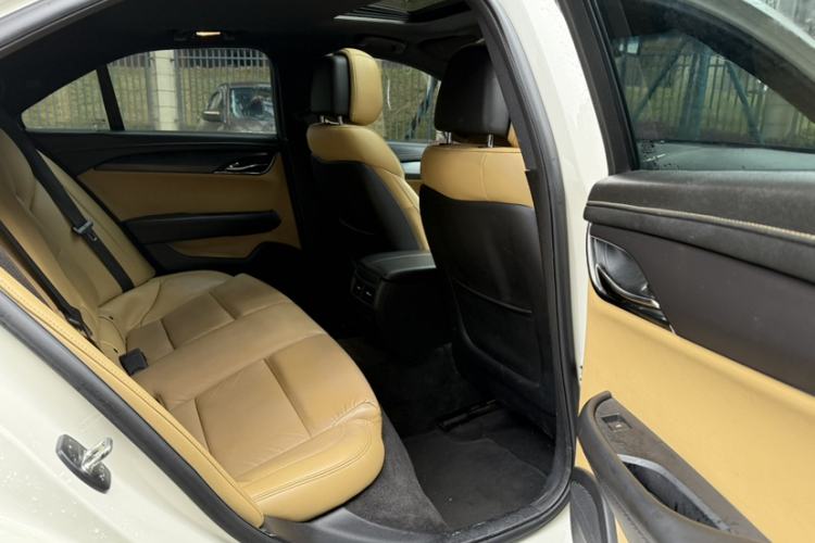 Used Cadillac ATS 2014 28T Comfort Version Interior 4