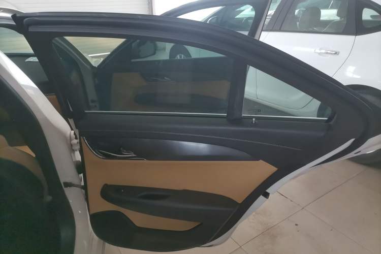 Used Cadillac ATS 2014 28T Comfort Version Interior 6