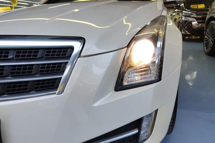 Used Cadillac ATS 2014 28T Comfort Version Left Front Headlight